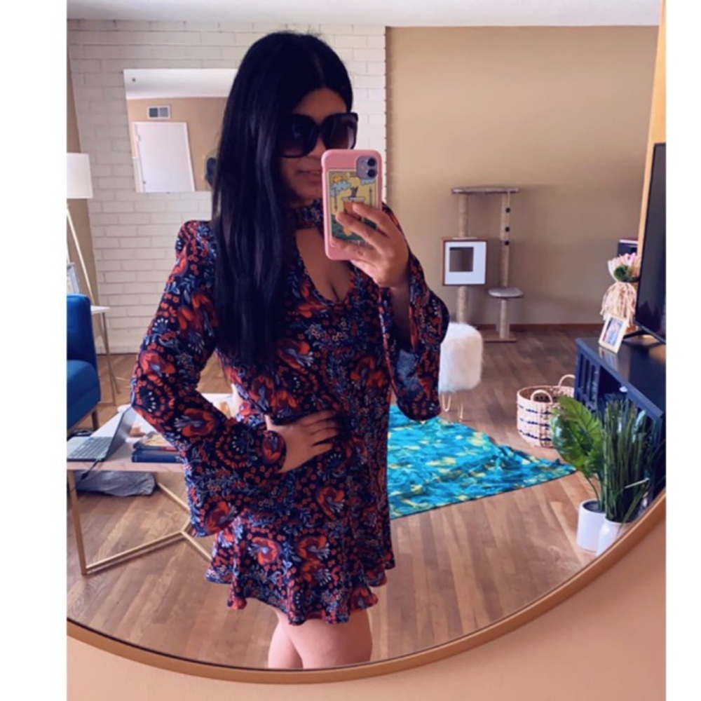Dress - Picture 3 of 4